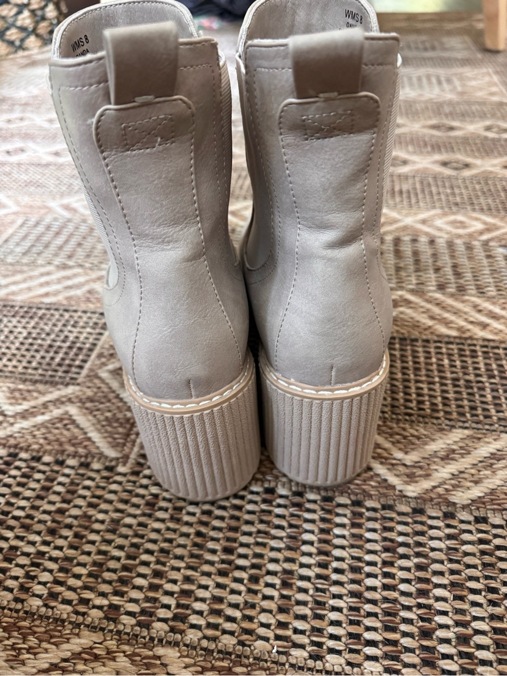 DOLCE VITA Tan Faux Leather Platform Ankle Boots Size 8 - Picture 4 of 6